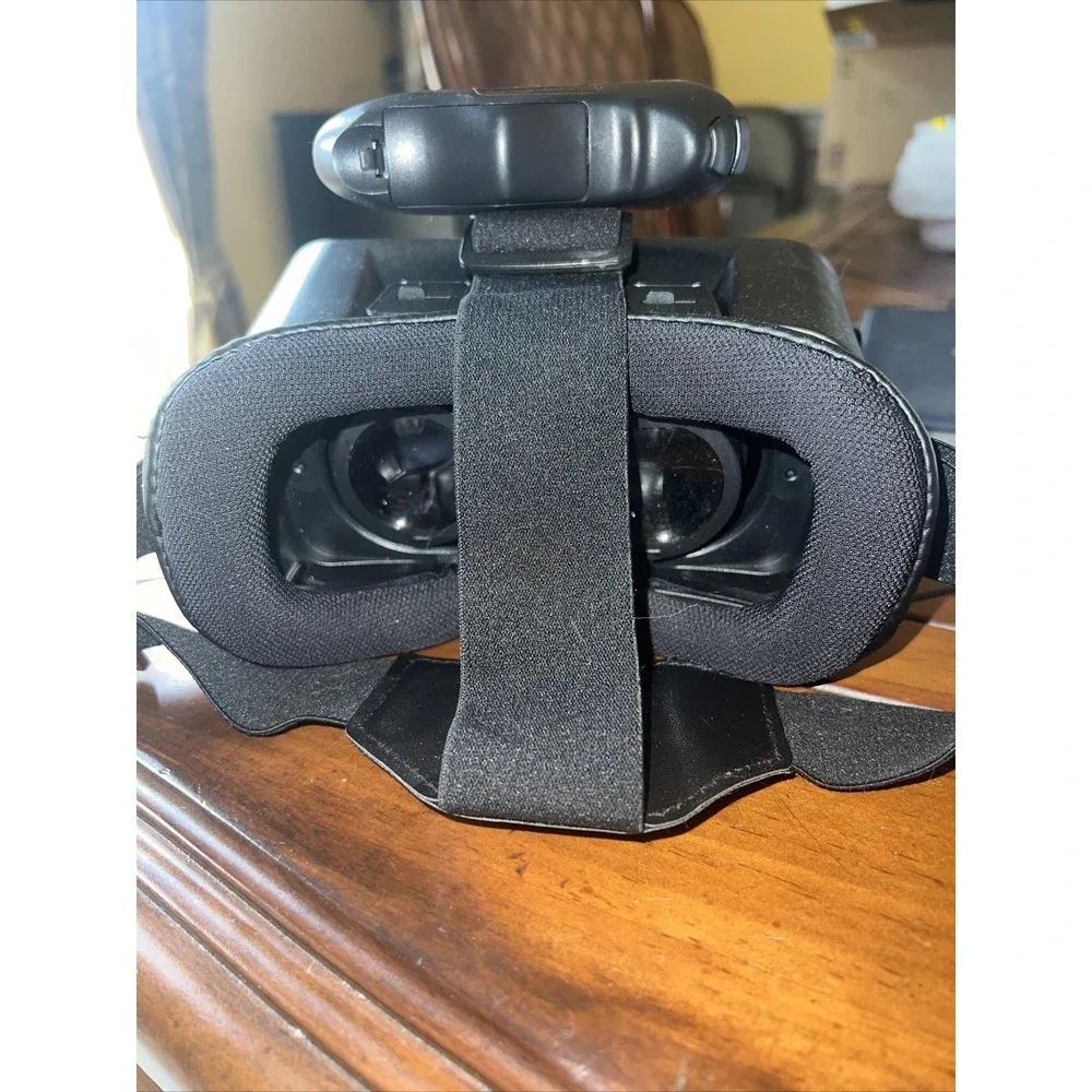 CYNOCULARS Virtual Reality Headset & Remote - As Seen On TV
